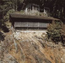 The preserved hot spring house that Lord Asano also used for bathing (Photograph taken circa 1994)